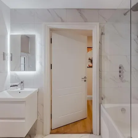 1Br Gem, Private Parking Apartment Windsor Exterior photo