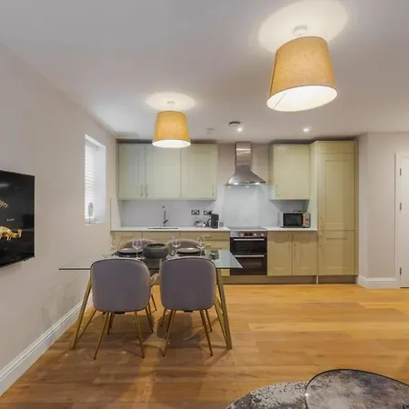 1Br Gem, Private Parking Apartment Windsor Exterior photo
