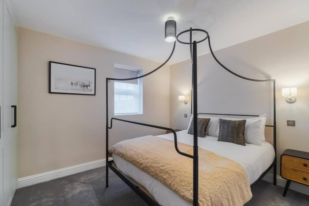 1br Gem, Private Parking